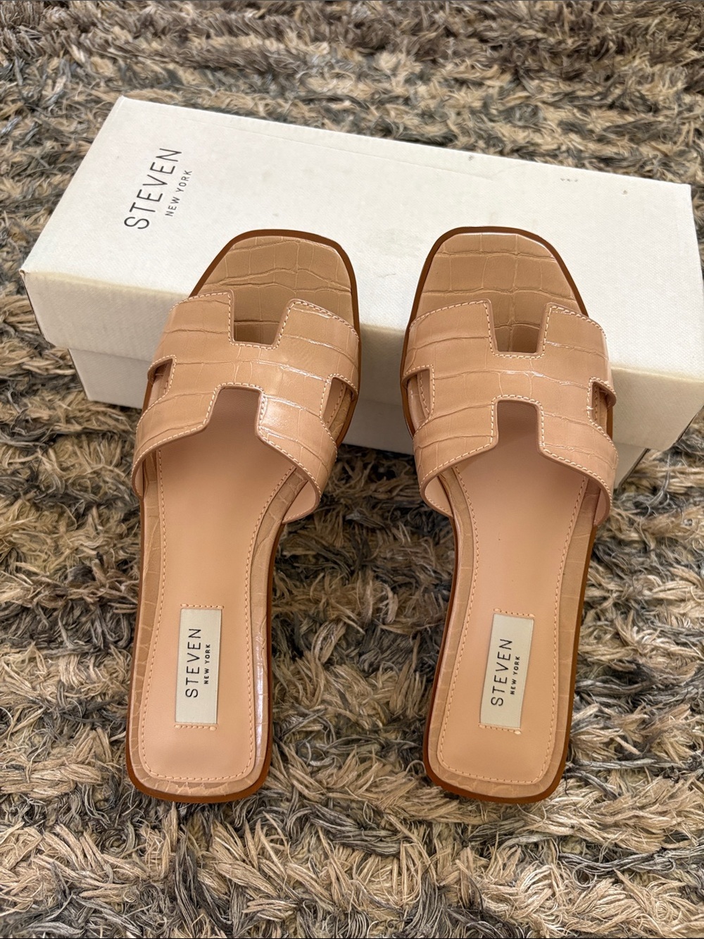 New! STEVEN New York Croc-Embossed Tan Slide Mules Size 6
